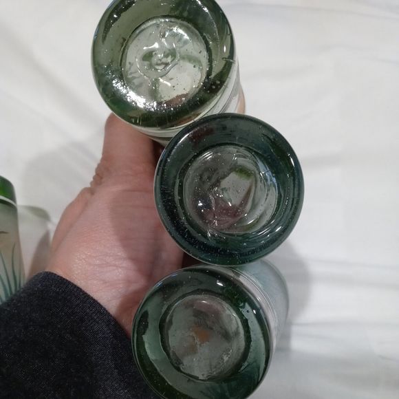 Set of 4 Hand blown Mexican hand painted shot Glasses - Picture 3 of 13